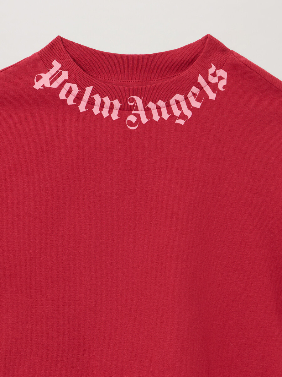 neck logo t-shirt