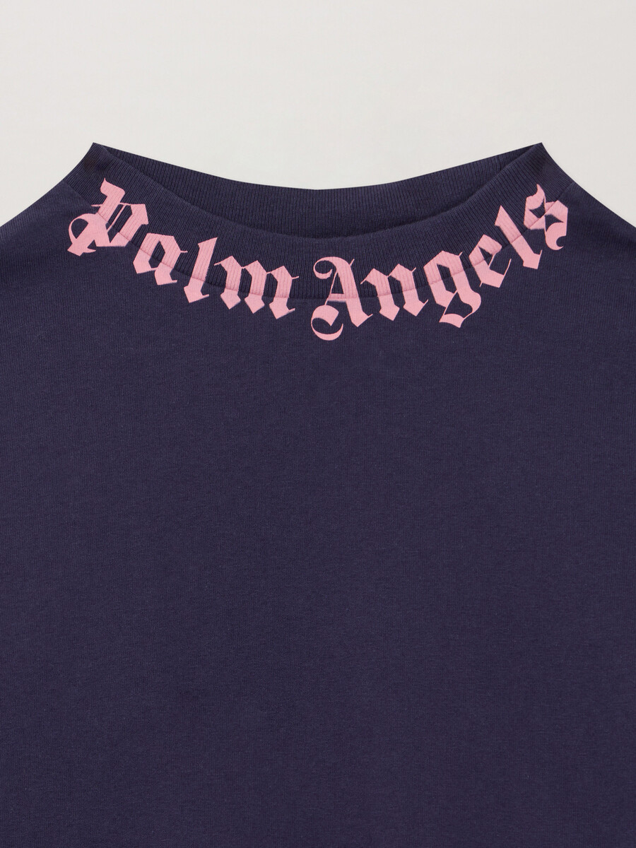 neck logo t-shirt