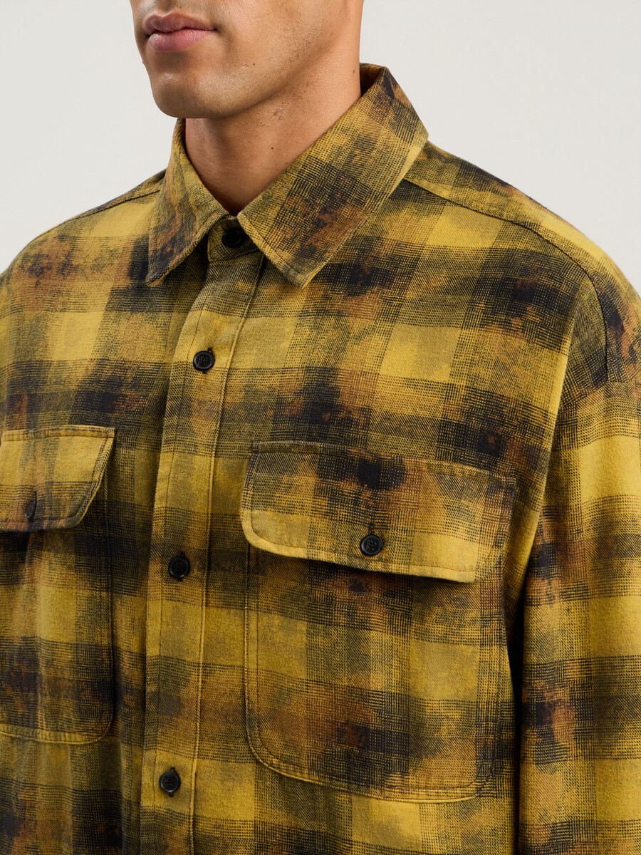 curved logo check shirt