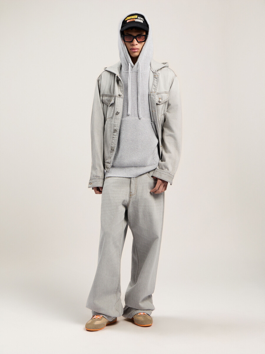 curved logo loose denim pants