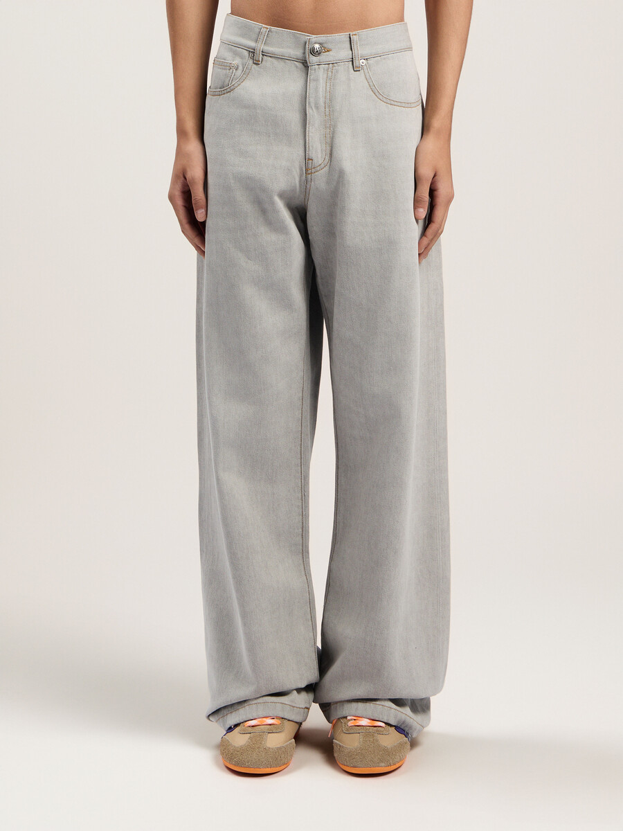 curved logo loose denim pants