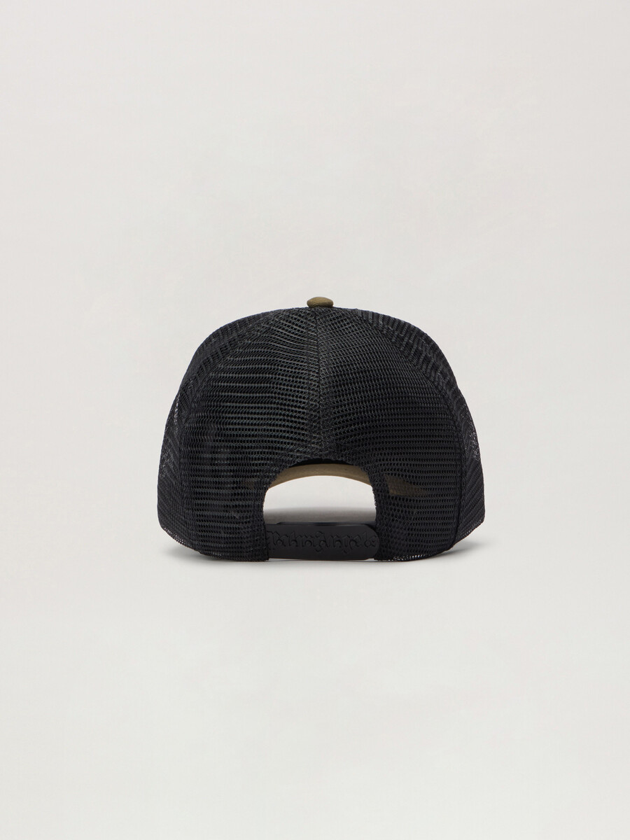 spray logo trucker cap