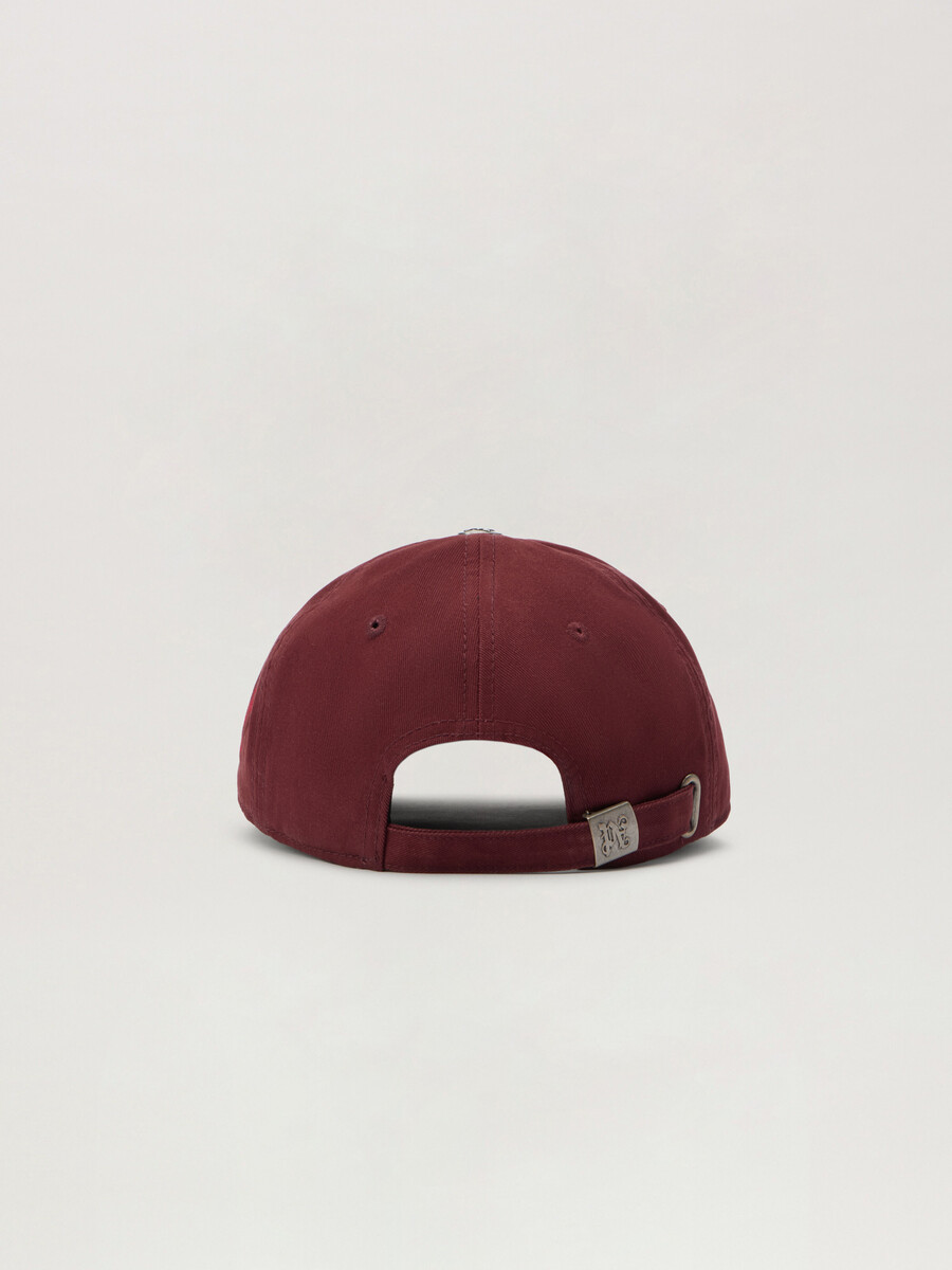 curved logo cap