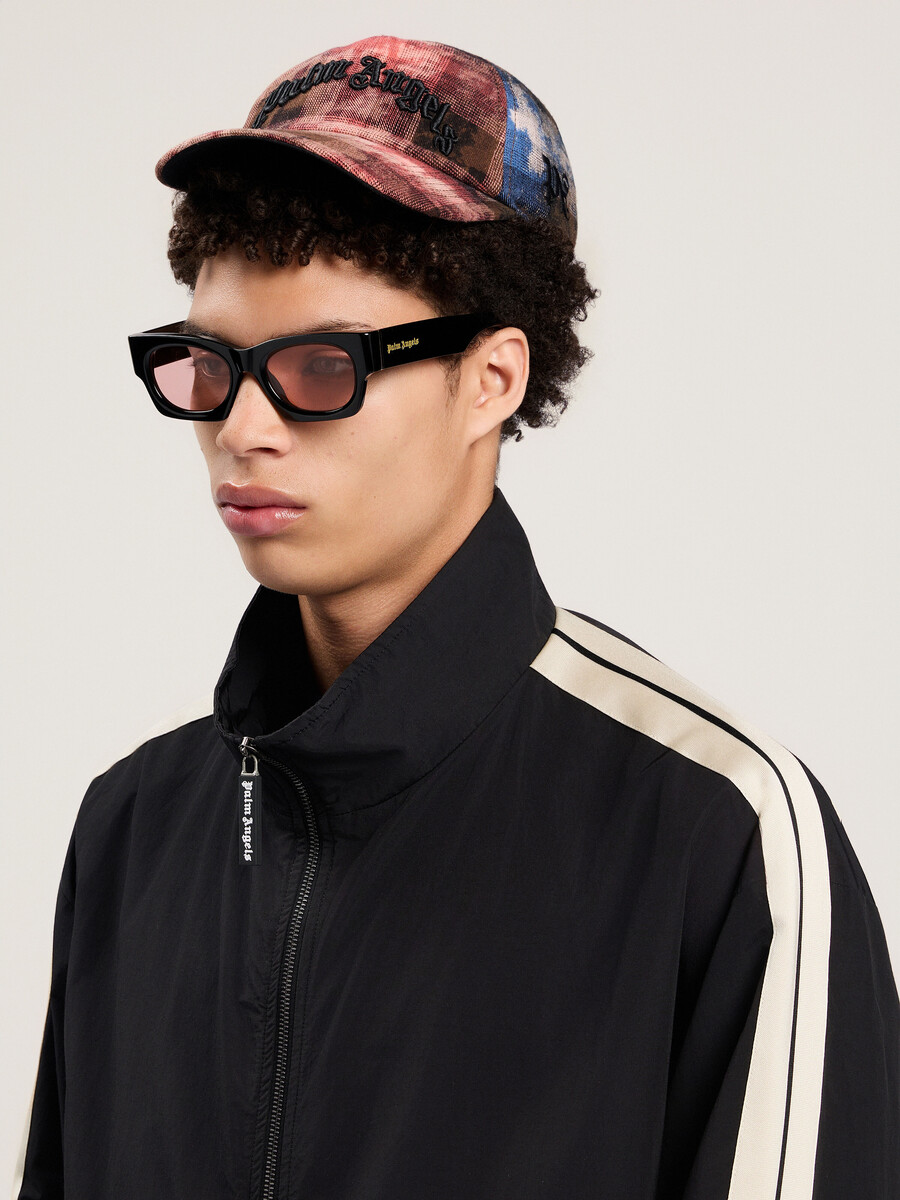 curved logo check cap