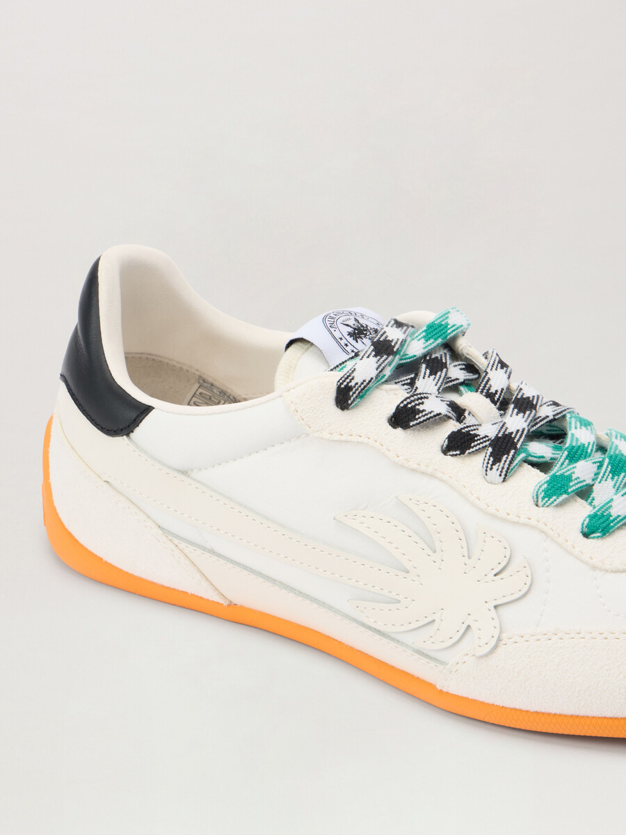 pa 5 sneakers