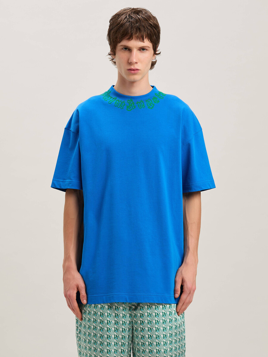 neck logo tee