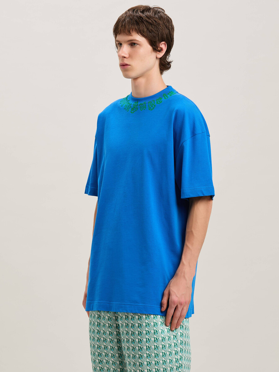 neck logo tee