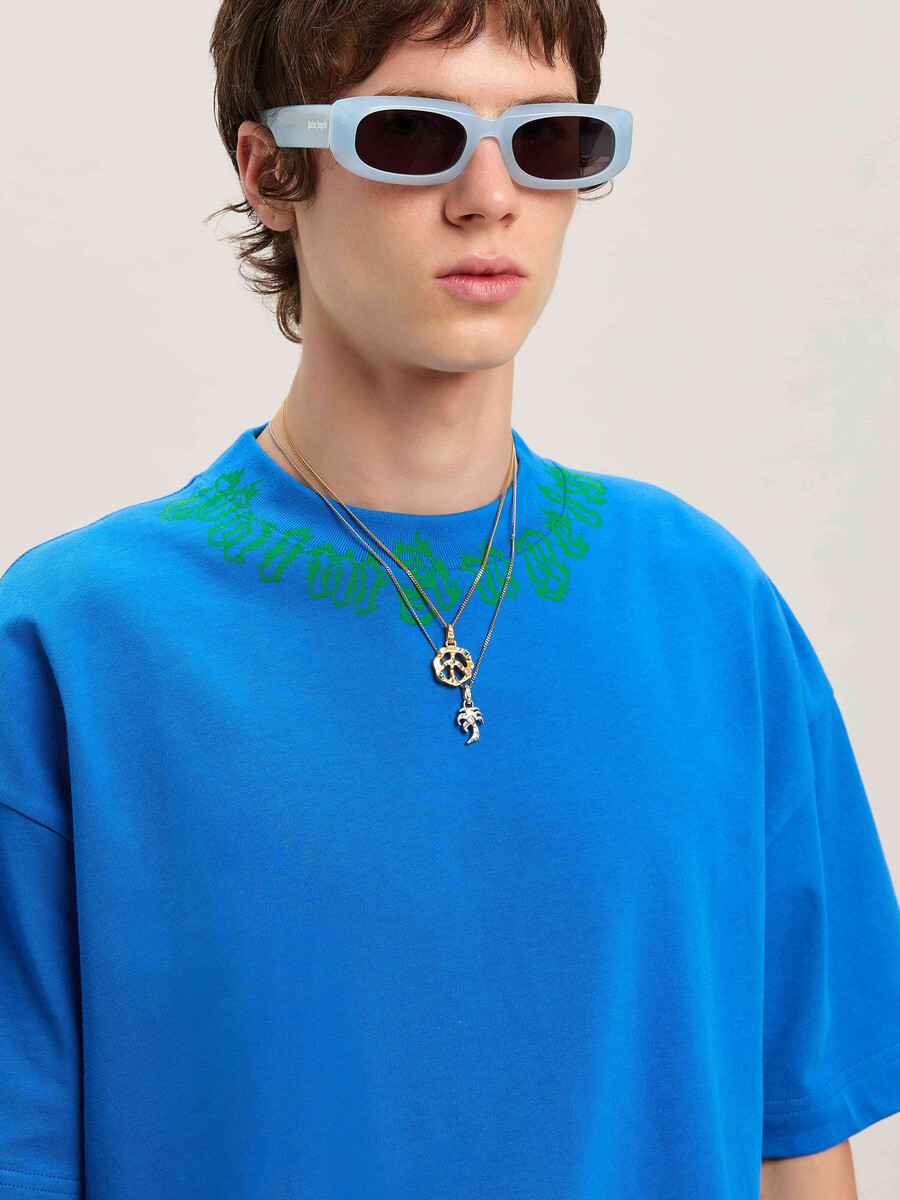 neck logo tee