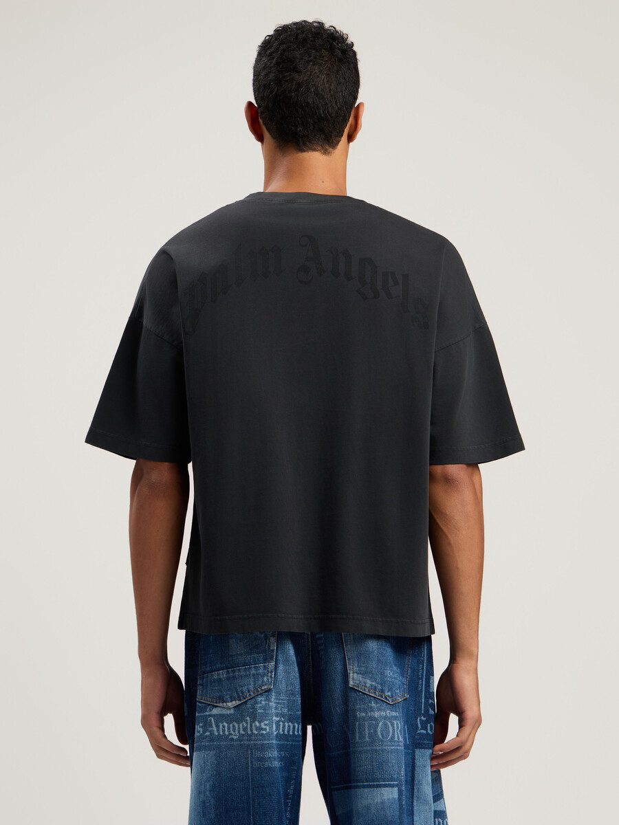 curved logo loose collar t-shirt