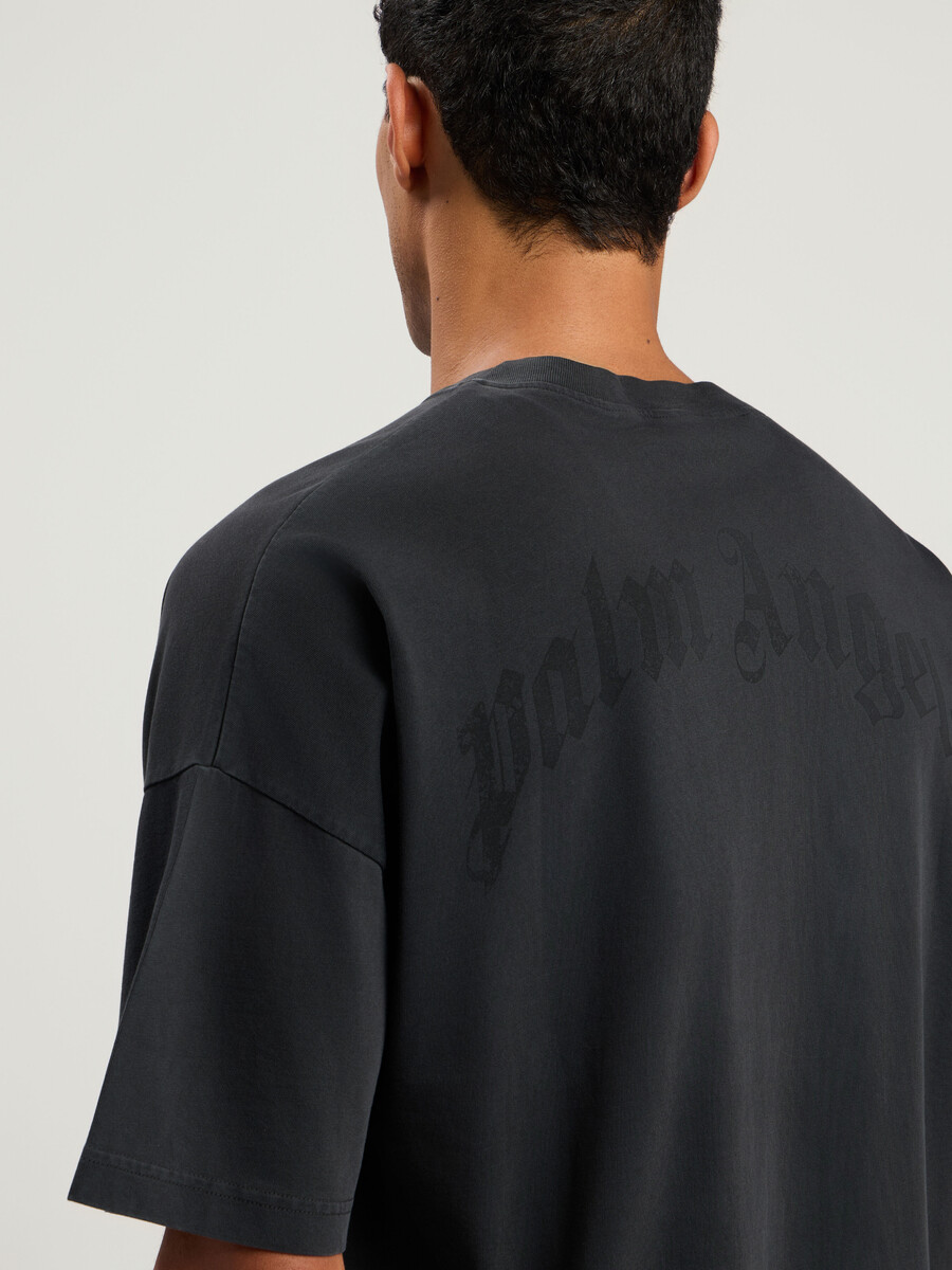 curved logo loose collar t-shirt
