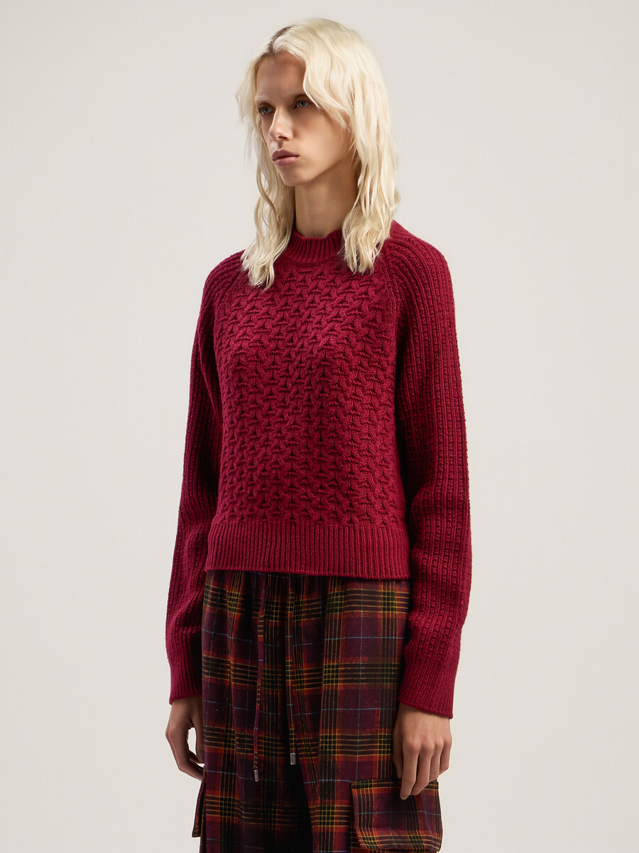 curved logo ribbed sweater